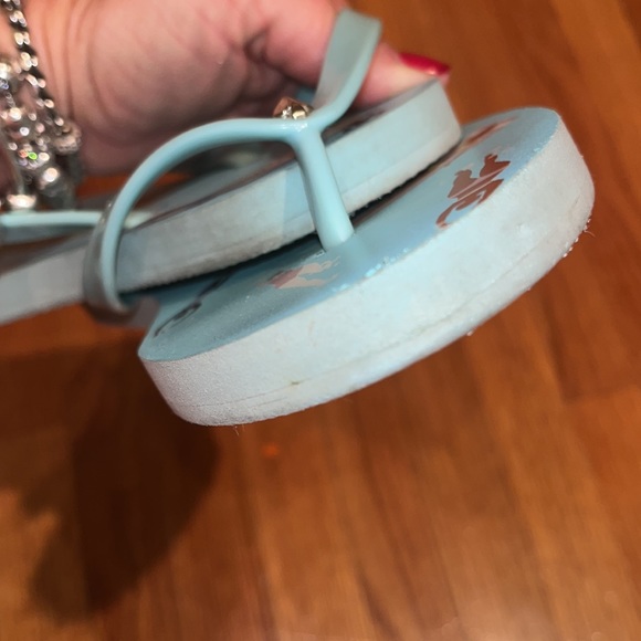 Kate Spade size 8 icy blue cushie flip flops beach and swim motif - Picture 14 of 14